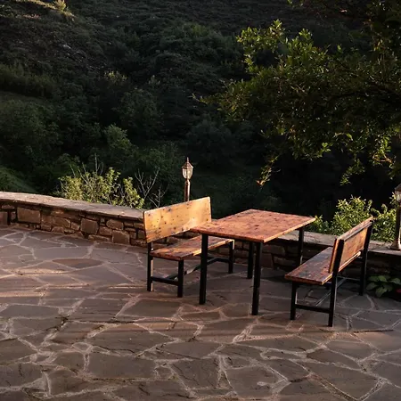Chri Chri Guest house Permet